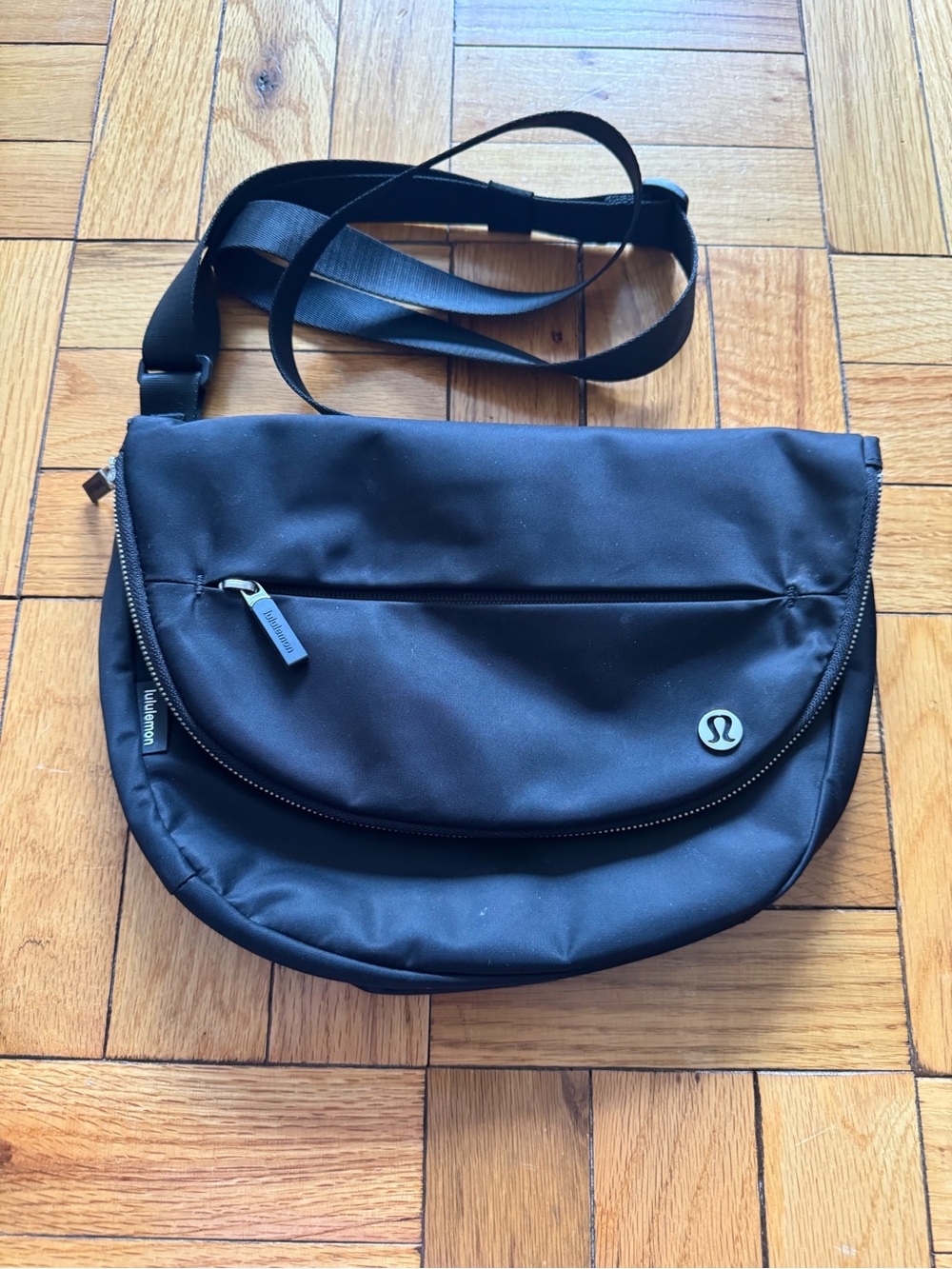 lululemon athletica Black Crossbody 5L festival bag